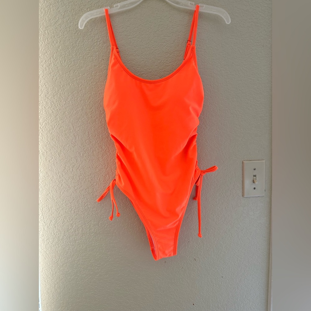 Women’s one piece bathing suit